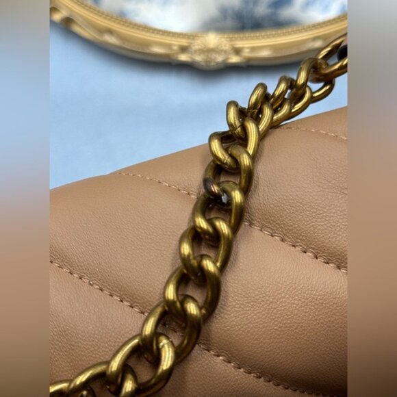 🆕 KURT GEIGER LONDON 🧿 NWOT Large Quilted Leather Soho Shoulder Bag, Camel - Picture 15 of 16